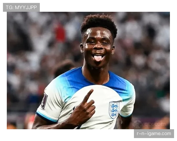 萨卡虚心求教英格兰前辈，揭秘状态回暖的成长秘诀