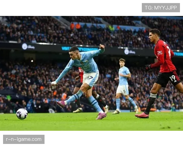 英超焦点战：曼联主场迎战曼城，榜首之争一触即发