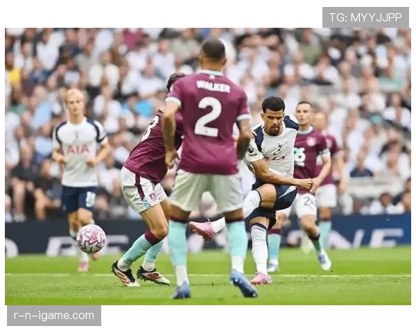 伯恩利传奇球星回归，状态回暖期待助力球队重拾辉煌