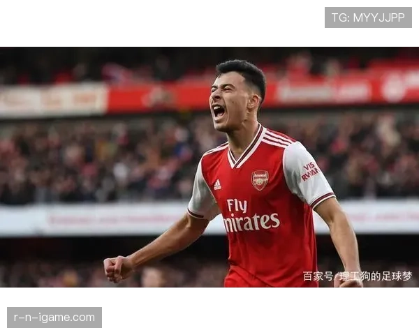 马丁内利高位压迫中的防守价值解析 马丁内利高位压迫中的防守价值解析