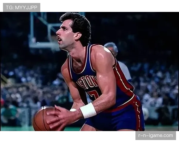 伊塞亚·托马斯无球跑动主导进攻，改变活塞战术结构